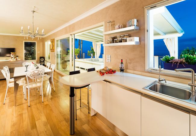 Villa in Taormina - Pool villa with sea view near Taormina, Sicily Villa in Taormina - Pool villa with sea view near Taormina, Sicily