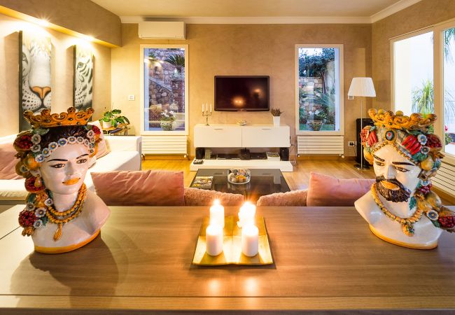 Villa in Taormina - Pool villa with sea view near Taormina, Sicily Villa in Taormina - Pool villa with sea view near Taormina, Sicily