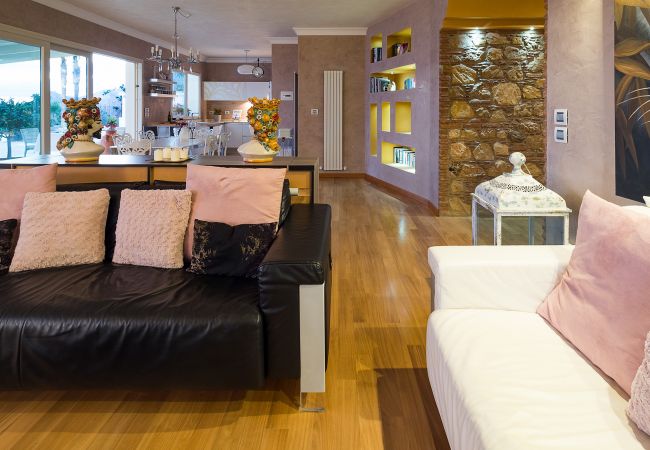 Villa in Taormina - Pool villa with sea view near Taormina, Sicily Villa in Taormina - Pool villa with sea view near Taormina, Sicily