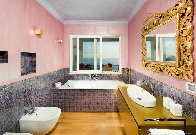 Villa in Taormina - Pool villa with sea view near Taormina, Sicily Villa in Taormina - Pool villa with sea view near Taormina, Sicily