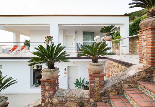 Villa in Taormina - Pool villa with sea view near Taormina, Sicily Villa in Taormina - Pool villa with sea view near Taormina, Sicily