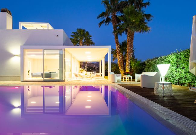 Villa in Custonaci - Exclusive sea villa with pool, Cornino, Sicily Villa in Custonaci - Exclusive sea villa with pool, Cornino, Sicily