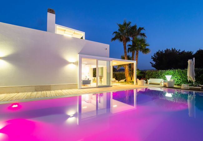 Villa in Custonaci - Exclusive sea villa with pool, Cornino, Sicily Villa in Custonaci - Exclusive sea villa with pool, Cornino, Sicily