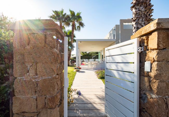 Villa in Custonaci - Exclusive sea villa with pool, Cornino, Sicily Villa in Custonaci - Exclusive sea villa with pool, Cornino, Sicily