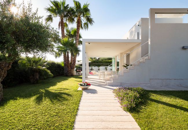 Villa in Custonaci - Exclusive sea villa with pool, Cornino, Sicily Villa in Custonaci - Exclusive sea villa with pool, Cornino, Sicily