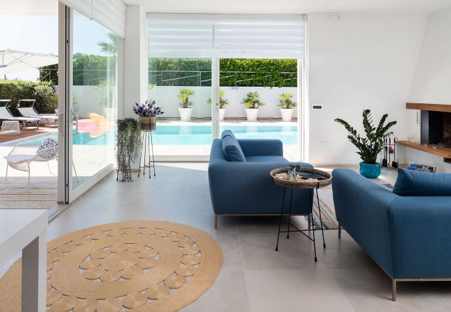 Villa in Custonaci - Exclusive sea villa with pool, Cornino, Sicily Villa in Custonaci - Exclusive sea villa with pool, Cornino, Sicily