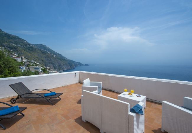 Villa in Praiano - Villa Albatros - Stunning 2 floors Villa for large groups! Villa in Praiano - Villa Albatros - Stunning 2 floors Villa for large groups!