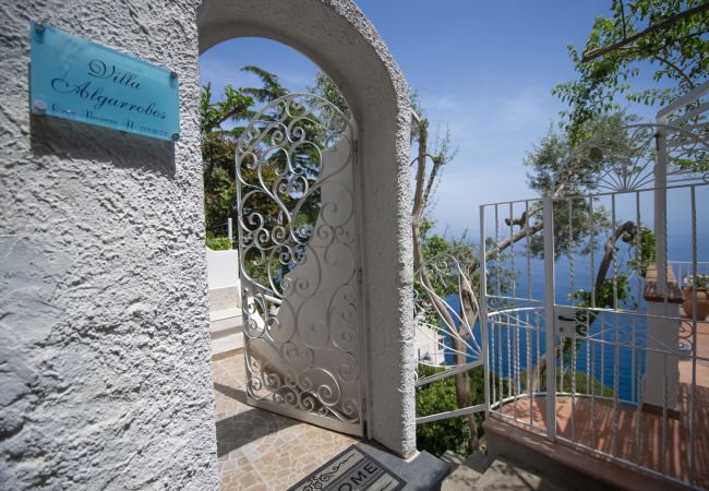 Villa in Praiano - Villa Albatros - Stunning 2 floors Villa for large groups! Villa in Praiano - Villa Albatros - Stunning 2 floors Villa for large groups!