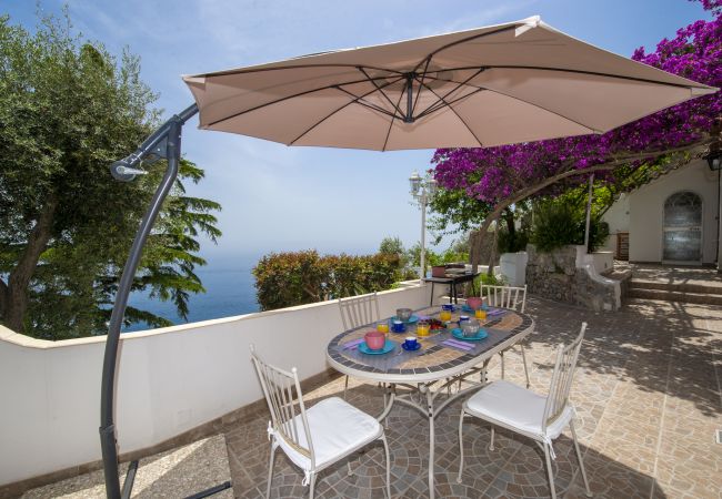 Villa in Praiano - Villa Albatros - Stunning 2 floors Villa for large groups! Villa in Praiano - Villa Albatros - Stunning 2 floors Villa for large groups!