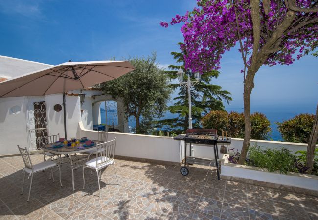 Villa in Praiano - Villa Albatros - Stunning 2 floors Villa for large groups! Villa in Praiano - Villa Albatros - Stunning 2 floors Villa for large groups!