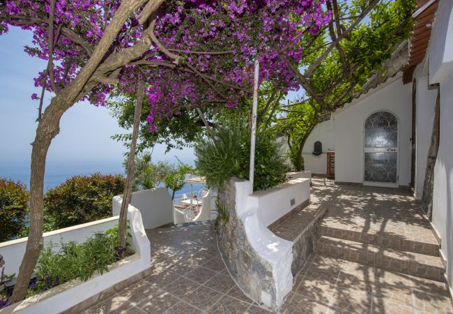 Villa in Praiano - Villa Albatros - Stunning 2 floors Villa for large groups! Villa in Praiano - Villa Albatros - Stunning 2 floors Villa for large groups!