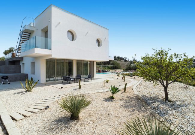 Villa in Avola - Designer villa with pool near Noto, Sicily  Villa in Avola - Designer villa with pool near Noto, Sicily