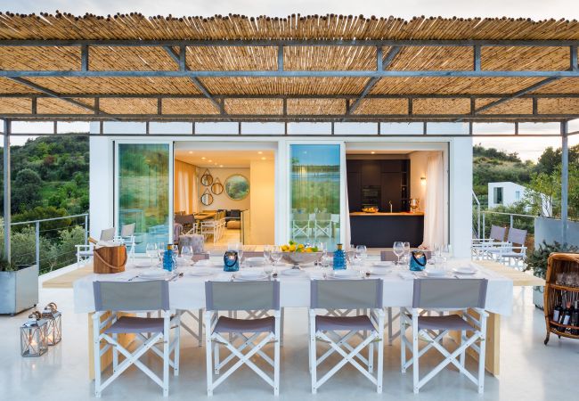 Villa in Avola - Designer villa with pool near Noto, Sicily  Villa in Avola - Designer villa with pool near Noto, Sicily