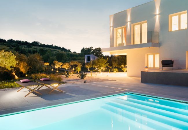 Villa in Avola - Designer villa with pool near Noto, Sicily  Villa in Avola - Designer villa with pool near Noto, Sicily