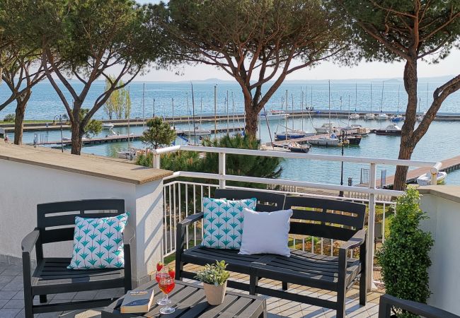 Villa in Bolsena - Villa directly by the sea -Villa Clara for 12 persons Villa in Bolsena - Villa directly by the sea -Villa Clara for 12 persons