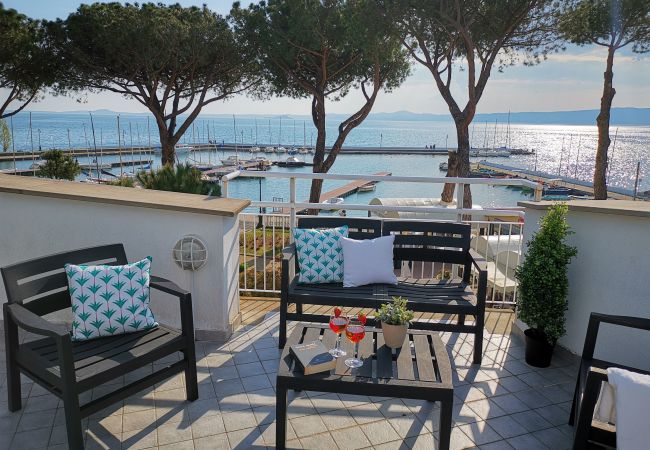 Villa in Bolsena - Villa directly by the sea -Villa Clara for 12 persons Villa in Bolsena - Villa directly by the sea -Villa Clara for 12 persons