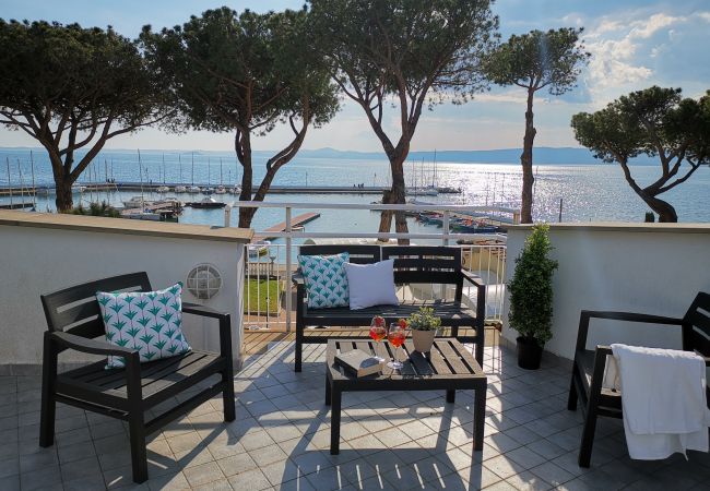 Villa in Bolsena - Villa directly by the sea -Villa Clara for 12 persons Villa in Bolsena - Villa directly by the sea -Villa Clara for 12 persons