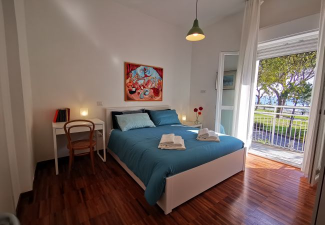 Villa in Bolsena - Villa directly by the sea -Villa Clara for 12 persons Villa in Bolsena - Villa directly by the sea -Villa Clara for 12 persons