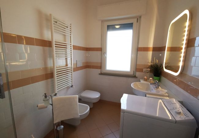 Villa in Bolsena - Villa directly by the sea -Villa Clara for 12 persons Villa in Bolsena - Villa directly by the sea -Villa Clara for 12 persons