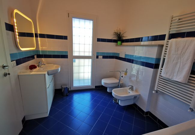 Villa in Bolsena - Villa directly by the sea -Villa Clara for 12 persons Villa in Bolsena - Villa directly by the sea -Villa Clara for 12 persons