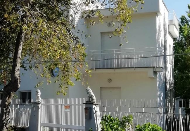 Villa in Bolsena - Villa directly by the sea -Villa Clara for 12 persons Villa in Bolsena - Villa directly by the sea -Villa Clara for 12 persons