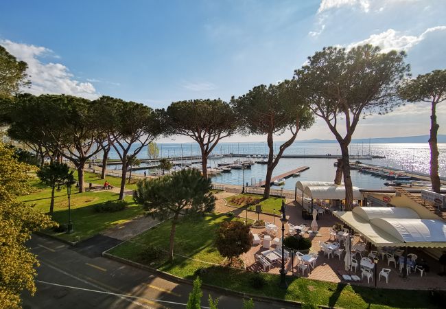 Villa in Bolsena - Villa directly by the sea -Villa Clara for 12 persons Villa in Bolsena - Villa directly by the sea -Villa Clara for 12 persons