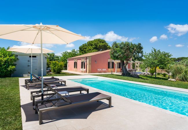 Villa in Fontane Bianche - Pool villa, 300 metres from the beach, Fontane Bianche, Villa in Fontane Bianche - Pool villa, 300 metres from the beach, Fontane Bianche,