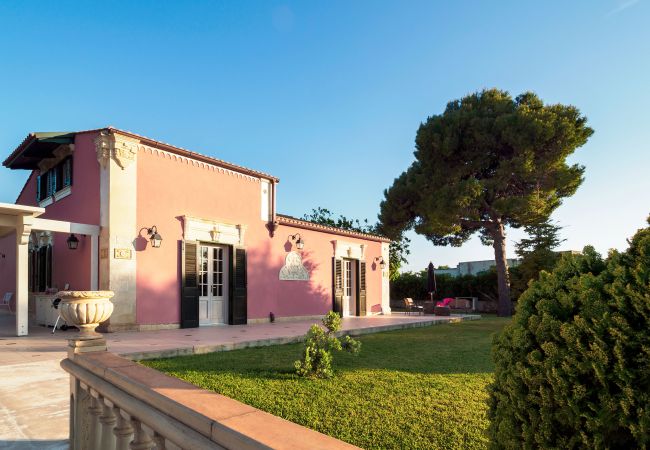 Villa in Fontane Bianche - Pool villa, 300 metres from the beach, Fontane Bianche, Villa in Fontane Bianche - Pool villa, 300 metres from the beach, Fontane Bianche,