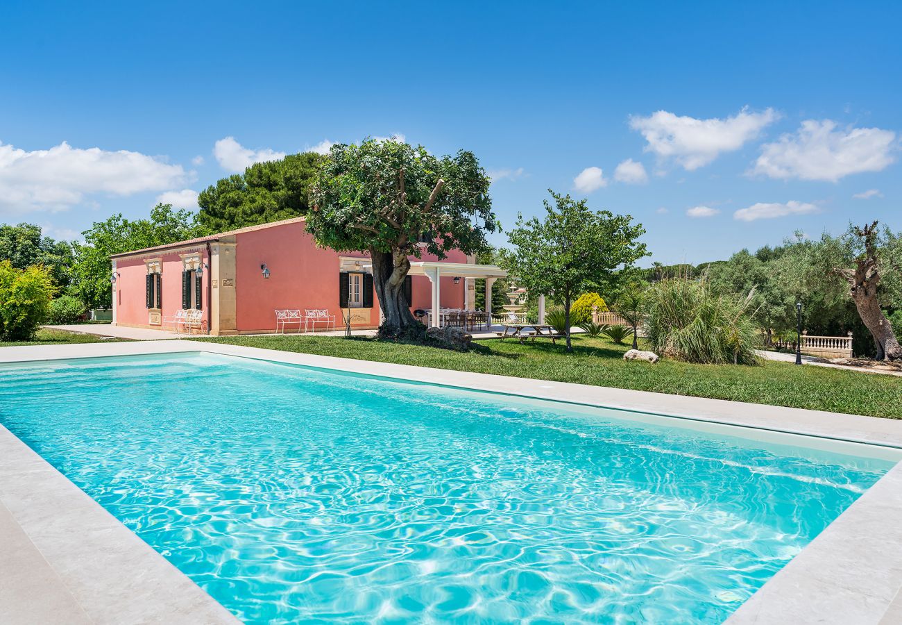 Villa in Fontane Bianche - Pool villa, 300 metres from the beach, Fontane Bianche, Villa in Fontane Bianche - Pool villa, 300 metres from the beach, Fontane Bianche,
