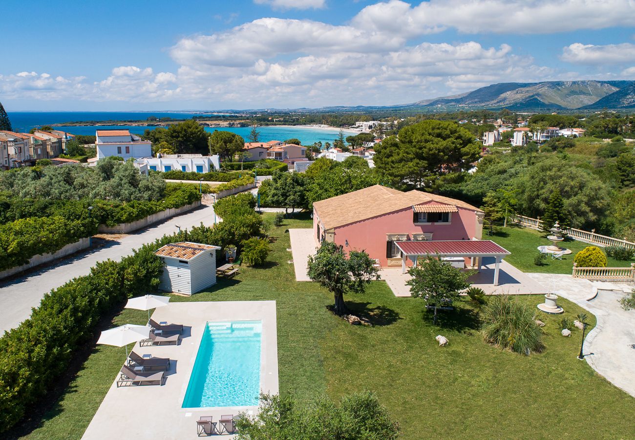 Villa in Fontane Bianche - Pool villa, 300 metres from the beach, Fontane Bianche, Villa in Fontane Bianche - Pool villa, 300 metres from the beach, Fontane Bianche,