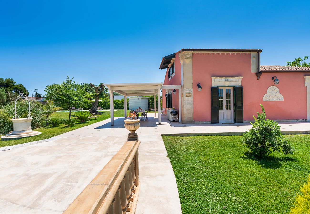 Villa in Fontane Bianche - Pool villa, 300 metres from the beach, Fontane Bianche, Villa in Fontane Bianche - Pool villa, 300 metres from the beach, Fontane Bianche,