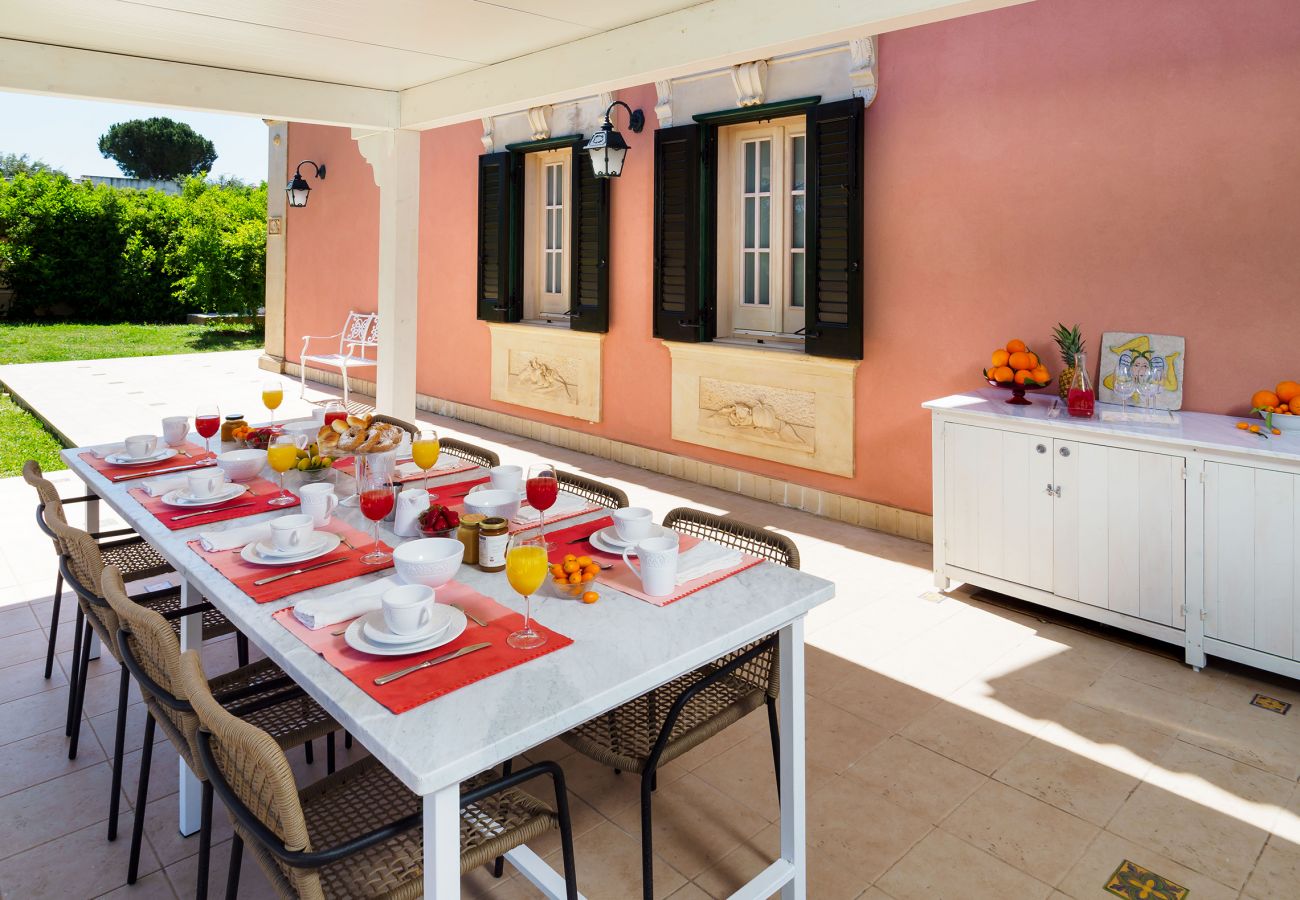 Villa in Fontane Bianche - Pool villa, 300 metres from the beach, Fontane Bianche, Villa in Fontane Bianche - Pool villa, 300 metres from the beach, Fontane Bianche,