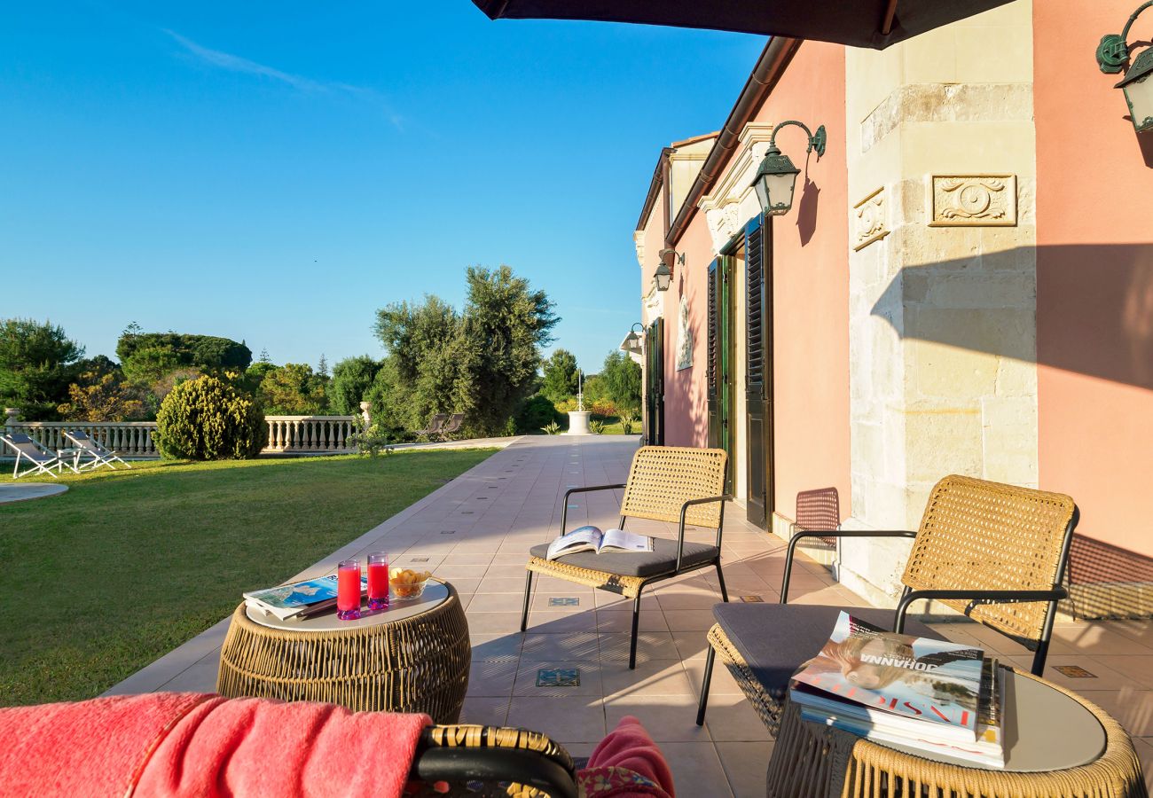 Villa in Fontane Bianche - Pool villa, 300 metres from the beach, Fontane Bianche, Villa in Fontane Bianche - Pool villa, 300 metres from the beach, Fontane Bianche,