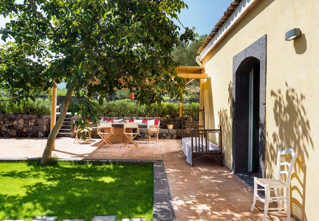 Villa in Randazzo - Charming villa with pool in Randazzo, Sicily   Villa in Randazzo - Charming villa with pool in Randazzo, Sicily