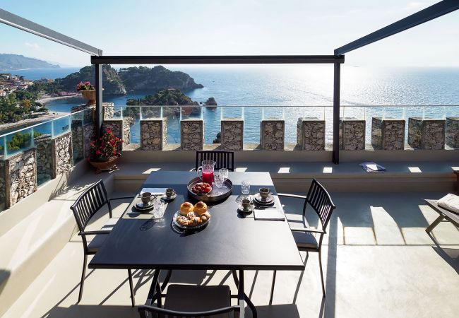 Apartment in Taormina - Luxury seafront apartment with terrace and Jacuzzi, Taormina, Sicily Apartment in Taormina - Luxury seafront apartment with terrace and Jacuzzi, Taormina, Sicily