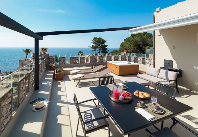 Apartment in Taormina - Luxury seafront apartment with terrace and Jacuzzi, Taormina, Sicily Apartment in Taormina - Luxury seafront apartment with terrace and Jacuzzi, Taormina, Sicily