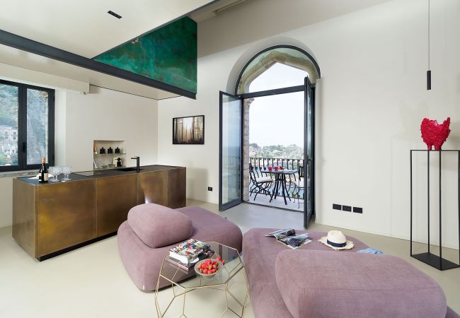 Apartment in Taormina - Luxury seafront apartment with terrace and Jacuzzi, Taormina, Sicily Apartment in Taormina - Luxury seafront apartment with terrace and Jacuzzi, Taormina, Sicily