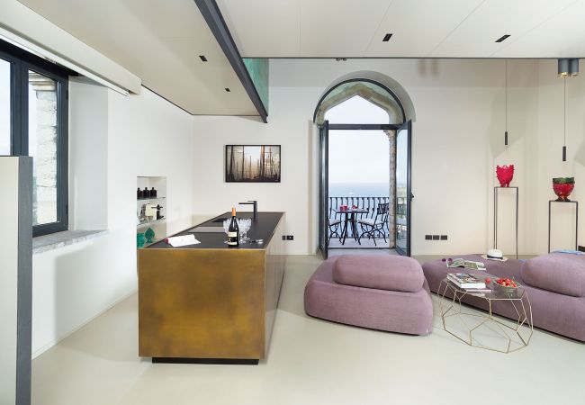 Apartment in Taormina - Luxury seafront apartment with terrace and Jacuzzi, Taormina, Sicily Apartment in Taormina - Luxury seafront apartment with terrace and Jacuzzi, Taormina, Sicily