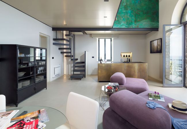 Apartment in Taormina - Luxury seafront apartment with terrace and Jacuzzi, Taormina, Sicily Apartment in Taormina - Luxury seafront apartment with terrace and Jacuzzi, Taormina, Sicily