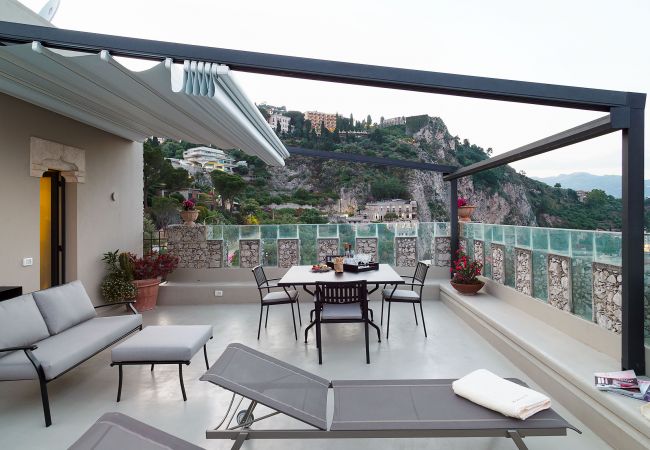 Apartment in Taormina - Luxury seafront apartment with terrace and Jacuzzi, Taormina, Sicily Apartment in Taormina - Luxury seafront apartment with terrace and Jacuzzi, Taormina, Sicily