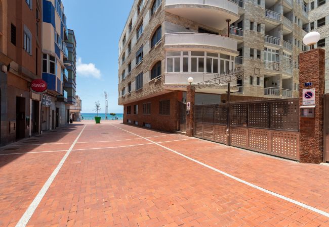 House in Las Palmas de Gran Canaria - Surf Beach Canteras & Parking By CanariasGetaway  House in Las Palmas de Gran Canaria - Surf Beach Canteras & Parking By CanariasGetaway
