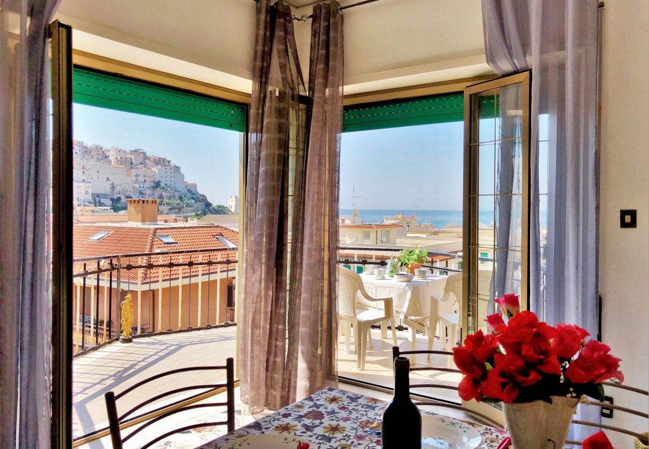 Apartment in Sperlonga - Apartment with terrace overlooking the sea