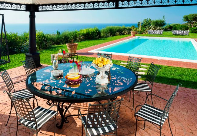 Villa in Capo d´Orlando - Luxury Villa with pool near Capo D'Orlando, with sea views towards the Aeolian Islands, Sicily. Villa in Capo d´Orlando - Luxury Villa with pool near Capo D'Orlando, with sea views towards the Aeolian Islands, Sicily.