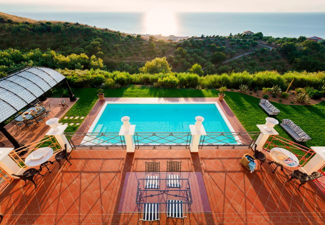 Villa in Capo d´Orlando - Luxury Villa with pool near Capo D'Orlando, with sea views towards the Aeolian Islands, Sicily. Villa in Capo d´Orlando - Luxury Villa with pool near Capo D'Orlando, with sea views towards the Aeolian Islands, Sicily.