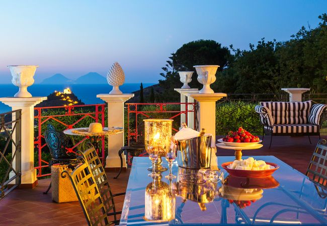 Villa in Capo d´Orlando - Luxury Villa with pool near Capo D'Orlando, with sea views towards the Aeolian Islands, Sicily. Villa in Capo d´Orlando - Luxury Villa with pool near Capo D'Orlando, with sea views towards the Aeolian Islands, Sicily.