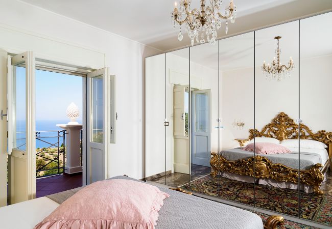 Villa in Capo d´Orlando - Luxury Villa with pool near Capo D'Orlando, with sea views towards the Aeolian Islands, Sicily. Villa in Capo d´Orlando - Luxury Villa with pool near Capo D'Orlando, with sea views towards the Aeolian Islands, Sicily.