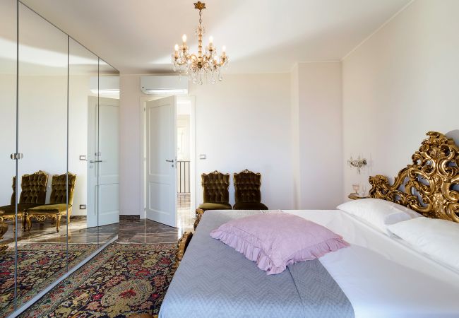 Villa in Capo d´Orlando - Luxury Villa with pool near Capo D'Orlando, with sea views towards the Aeolian Islands, Sicily. Villa in Capo d´Orlando - Luxury Villa with pool near Capo D'Orlando, with sea views towards the Aeolian Islands, Sicily.