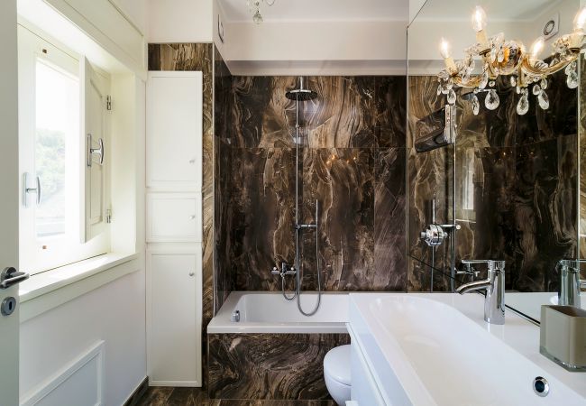 Villa in Capo d´Orlando - Luxury Villa with pool near Capo D'Orlando, with sea views towards the Aeolian Islands, Sicily. Villa in Capo d´Orlando - Luxury Villa with pool near Capo D'Orlando, with sea views towards the Aeolian Islands, Sicily.