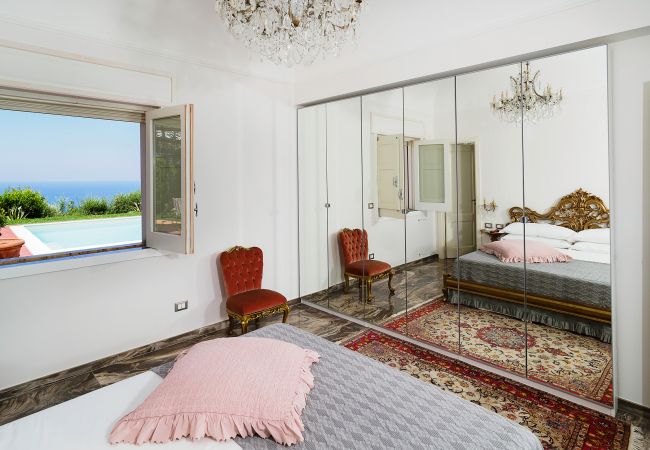 Villa in Capo d´Orlando - Luxury Villa with pool near Capo D'Orlando, with sea views towards the Aeolian Islands, Sicily. Villa in Capo d´Orlando - Luxury Villa with pool near Capo D'Orlando, with sea views towards the Aeolian Islands, Sicily.