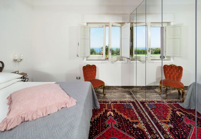 Villa in Capo d´Orlando - Luxury Villa with pool near Capo D'Orlando, with sea views towards the Aeolian Islands, Sicily. Villa in Capo d´Orlando - Luxury Villa with pool near Capo D'Orlando, with sea views towards the Aeolian Islands, Sicily.